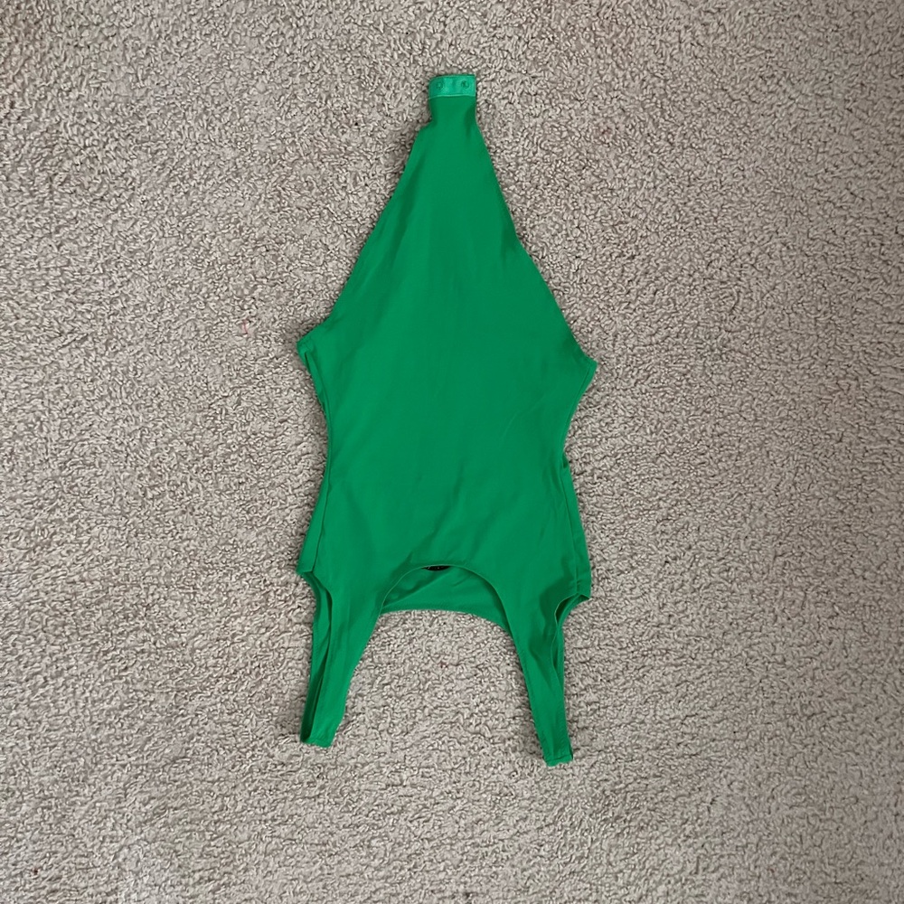 New condition, barely worn green tank bodysuit!!